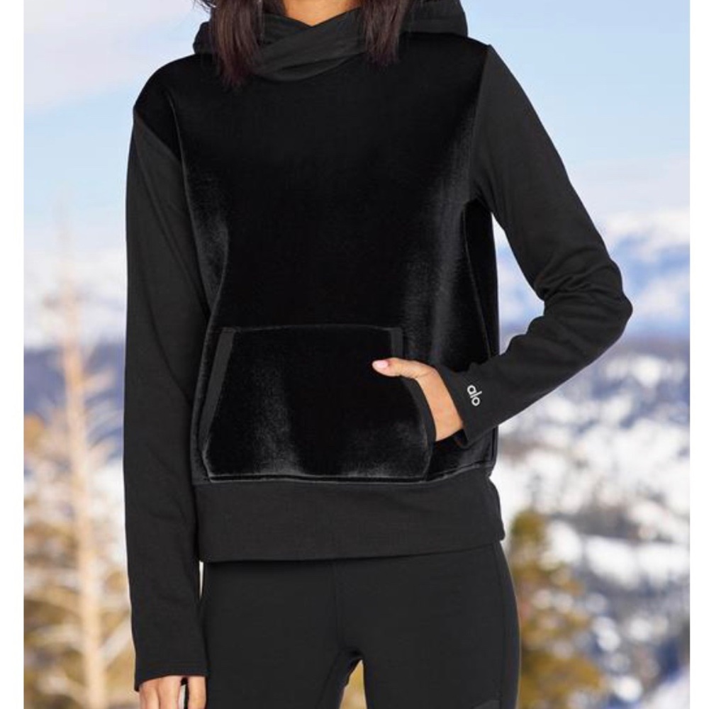 NWT Alo Yoga Velvet hoodie